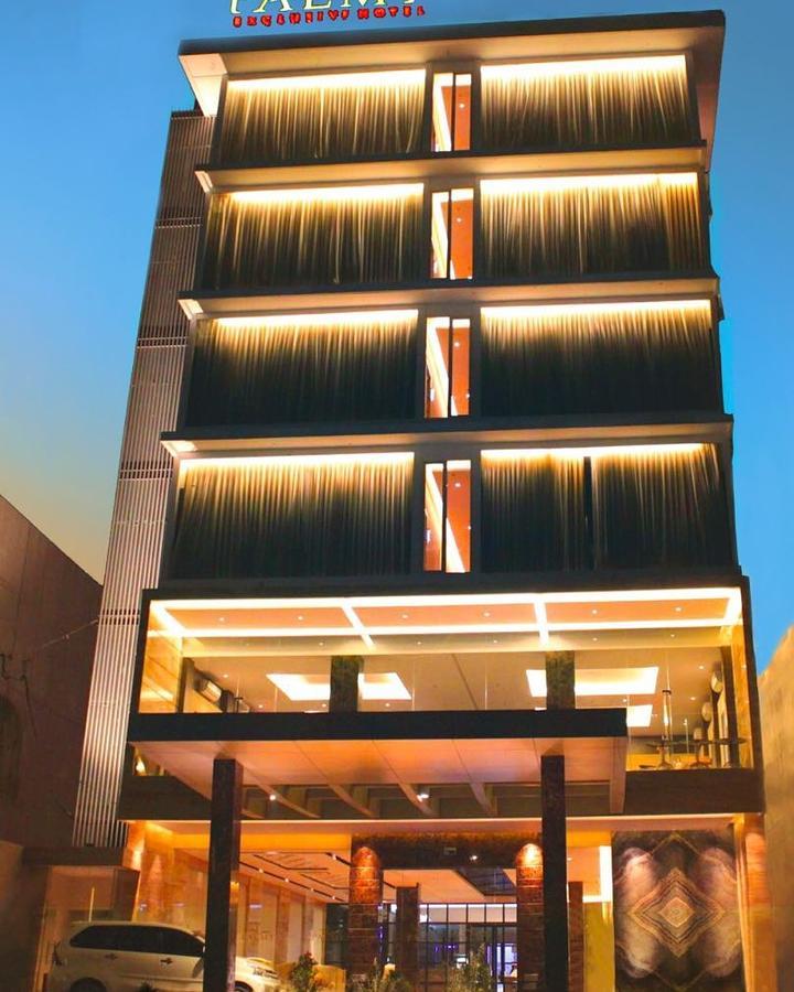 Palmy Exclusive Hotel Tanjungredep エクステリア 写真